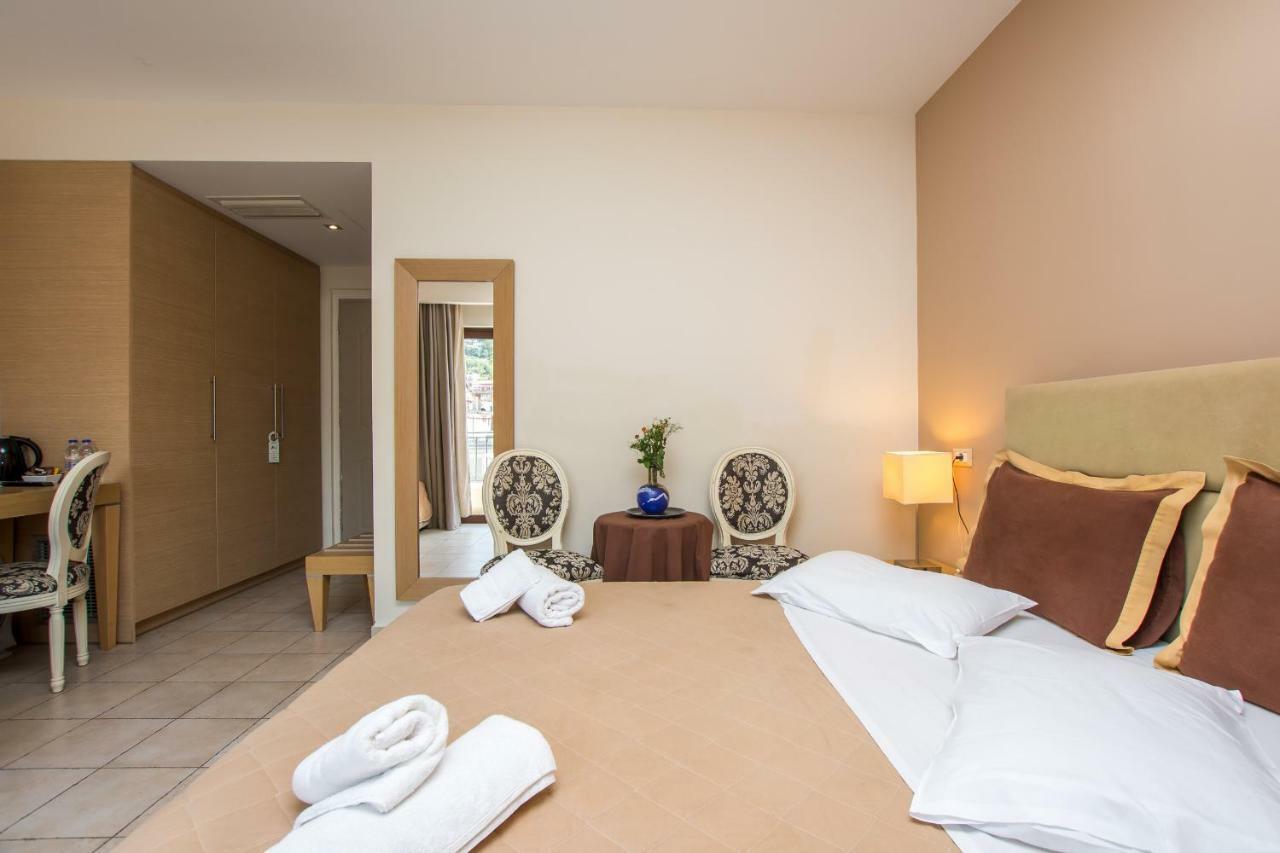 Dali Hotel Zakynthos Town Exterior photo